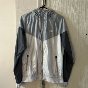 Nike Windbreaker
M